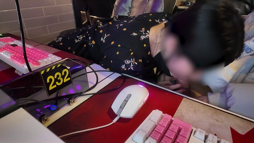 꿀지 에로배우 지수_PC방 사까시 올노출화장실 자위